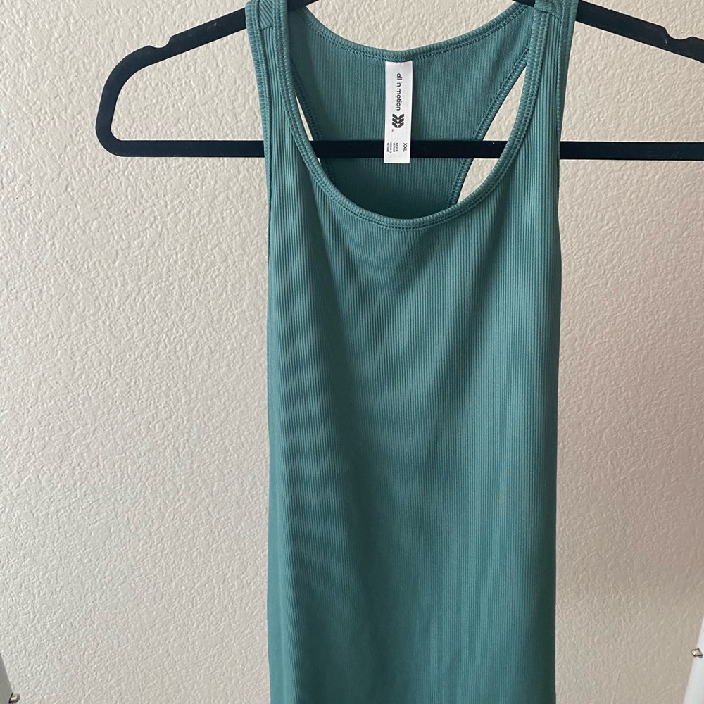 Workout tank - Picture 4 of 4